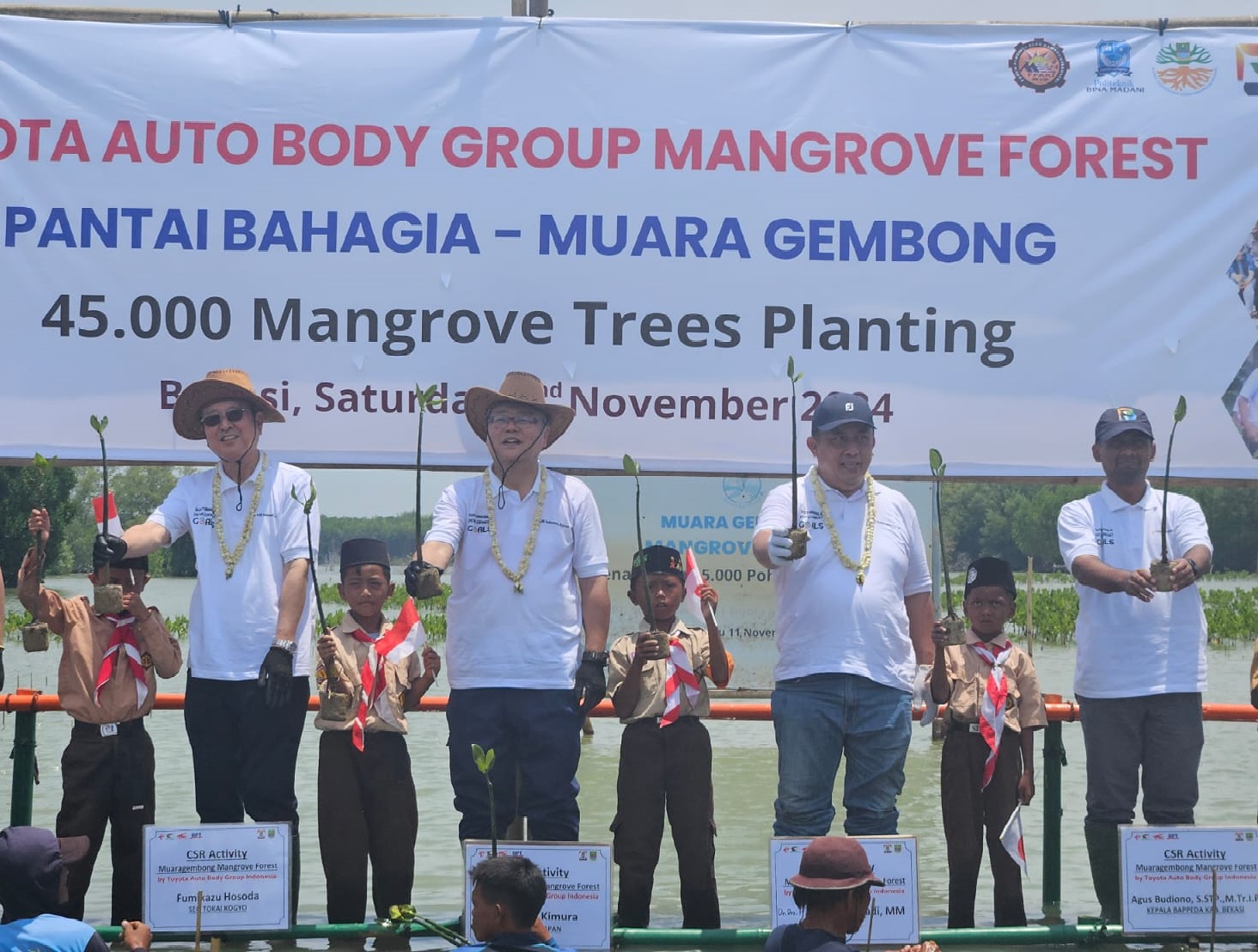 PROGRAM CSR/TJSLP PT. SUGITY CREATIVES TANAM 45.000 MANGROVE DI PANTAI BETING