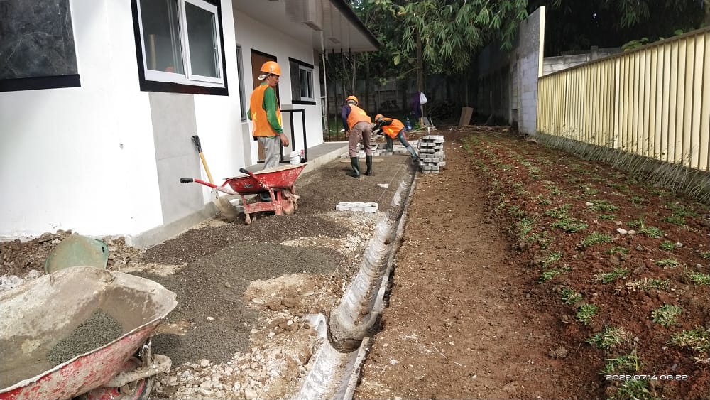 TML - Penyediaan material & pemasangan Grass Blok 30x45x6 cm untuk Proyek sadang (Bangunan Rumah Contoh)