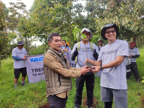 Green Hiking and clean up campaign Taman Nasional Gunung Gede Pangrango