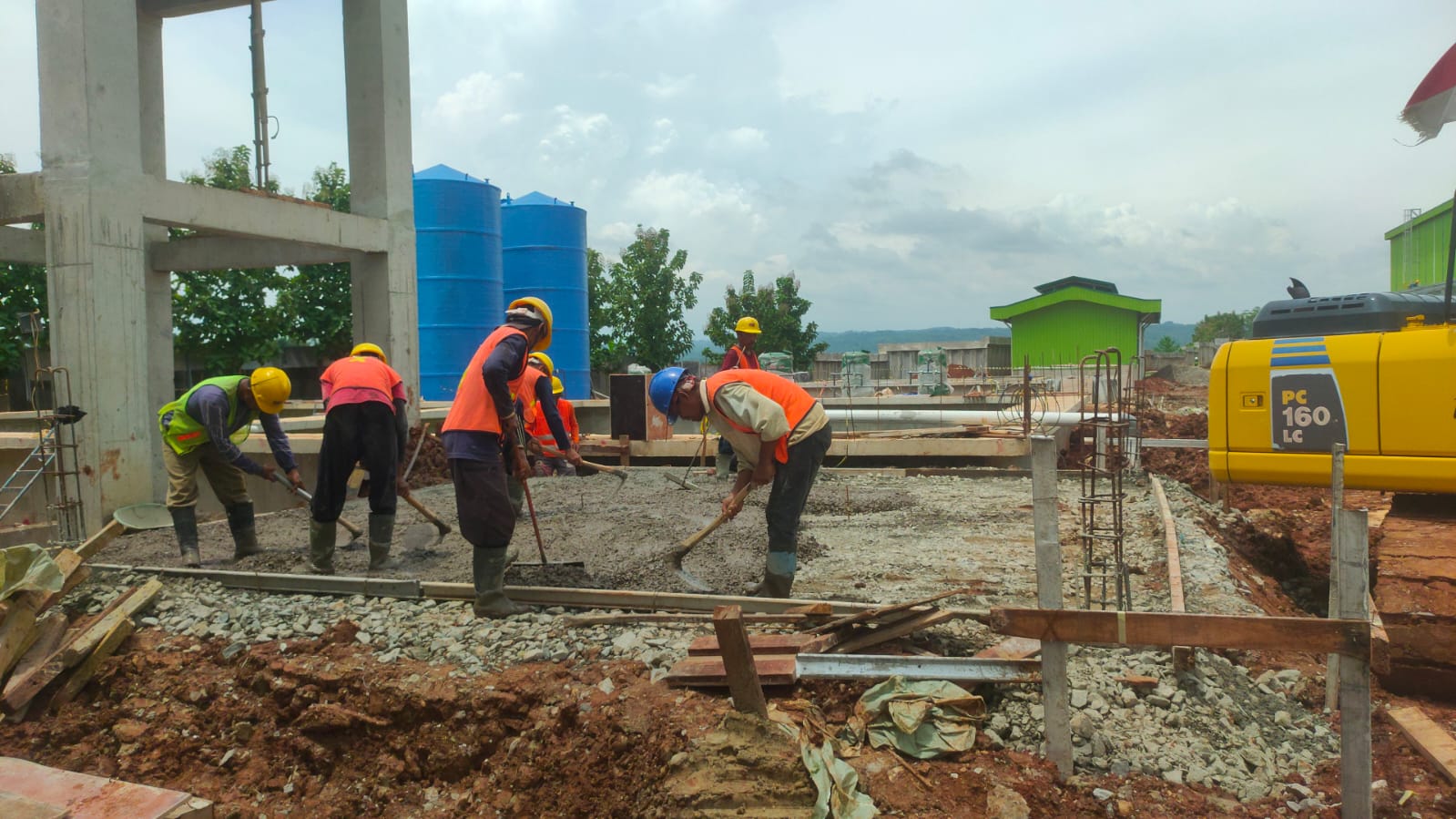 TML - Pekerjaan pondasi pipe rack & jembatan sisi timur RCW & fire pump house