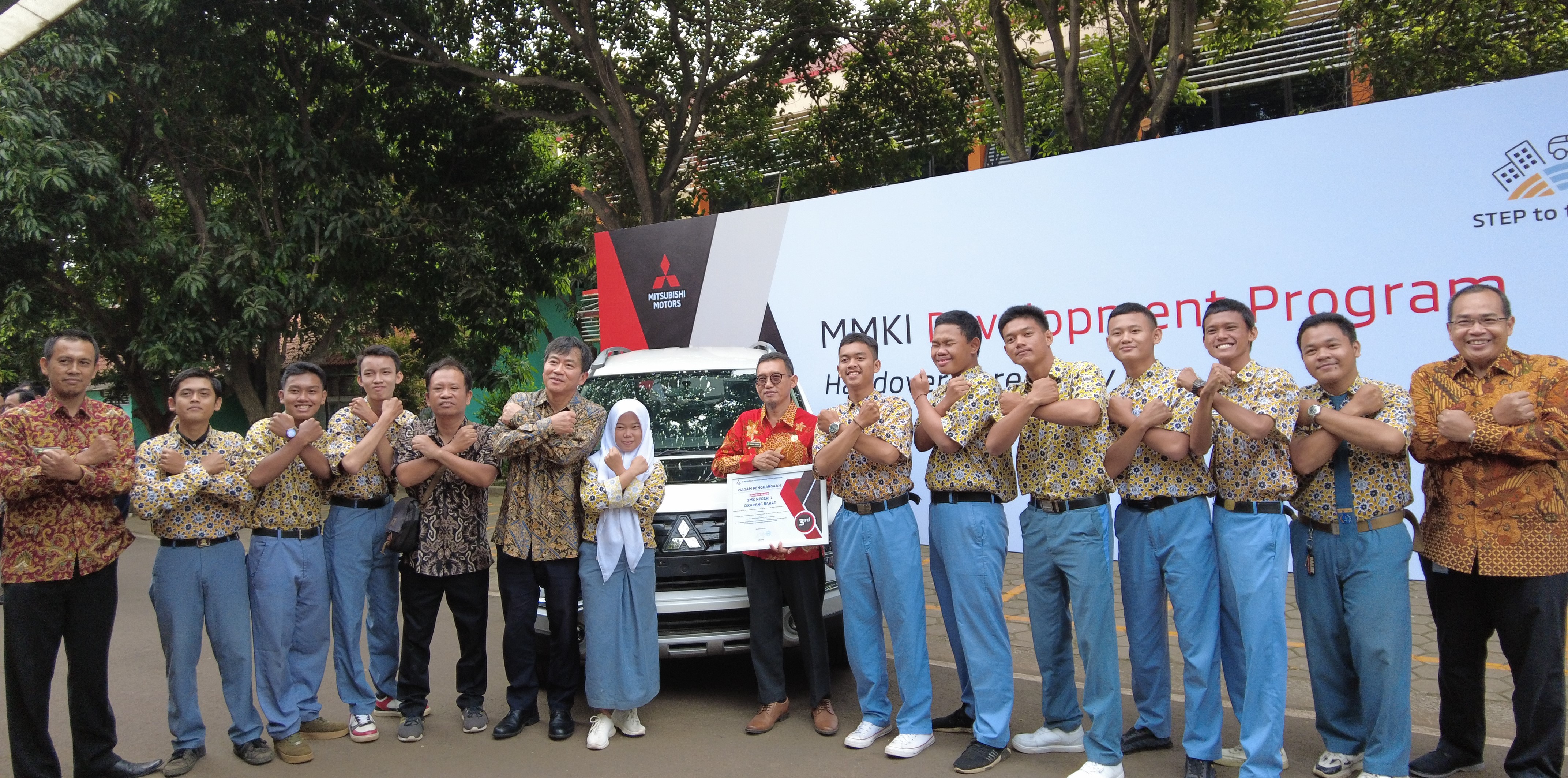 Donasi Fasilitas Kendaraan Praktik - Mitsubishi XPANDER
