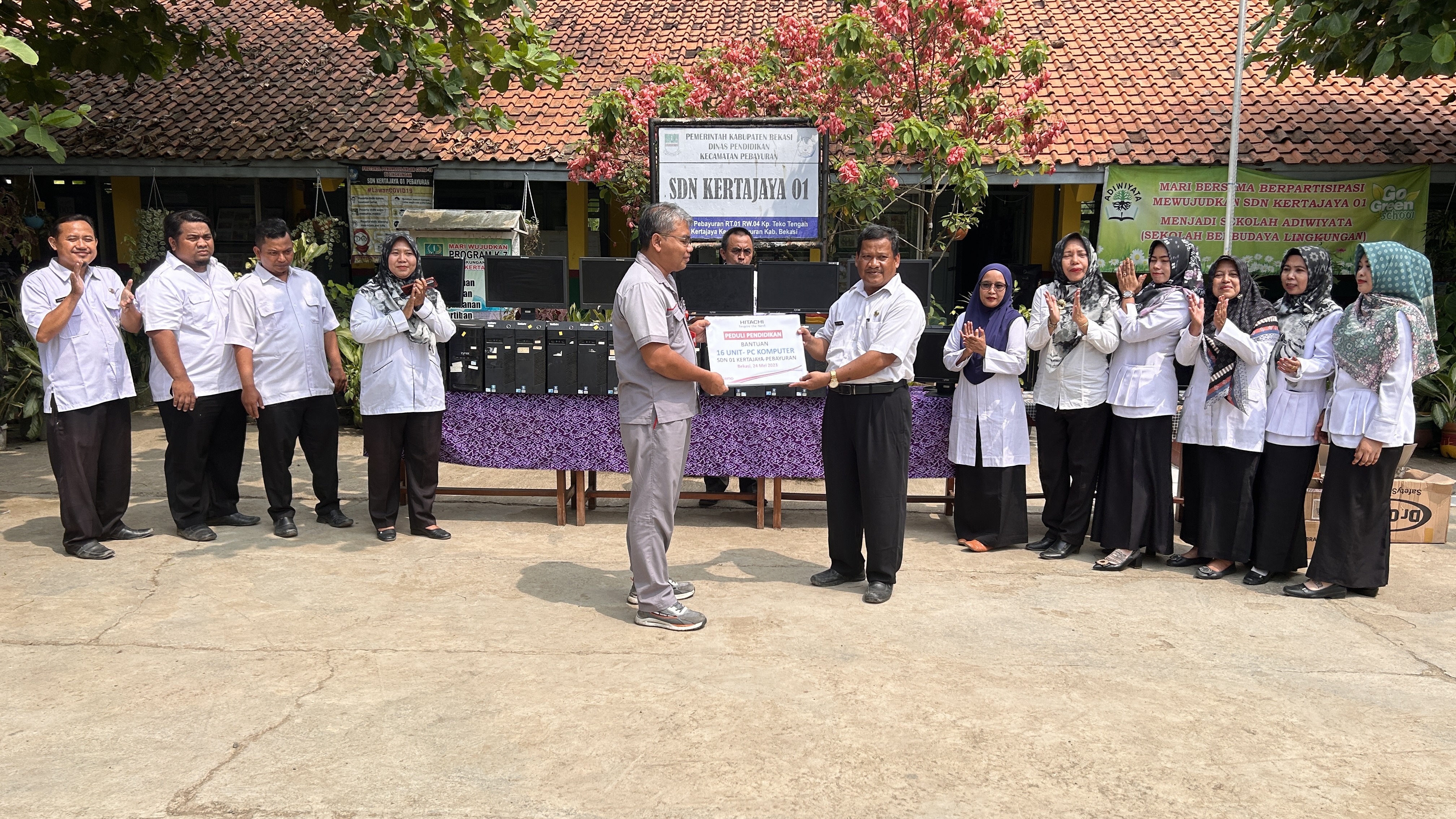 Bantuan Komputer penunjang belajar siswa/i