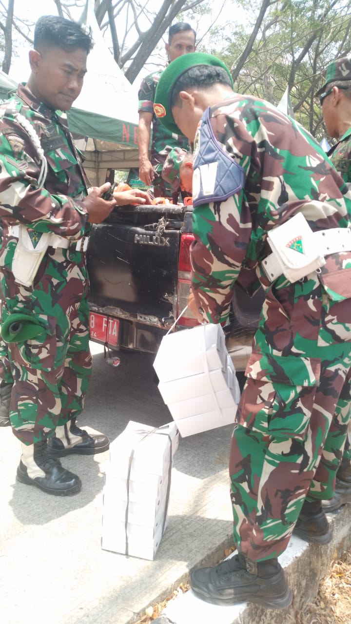 Bantuan logistik acara Trail army enduro di deltamas