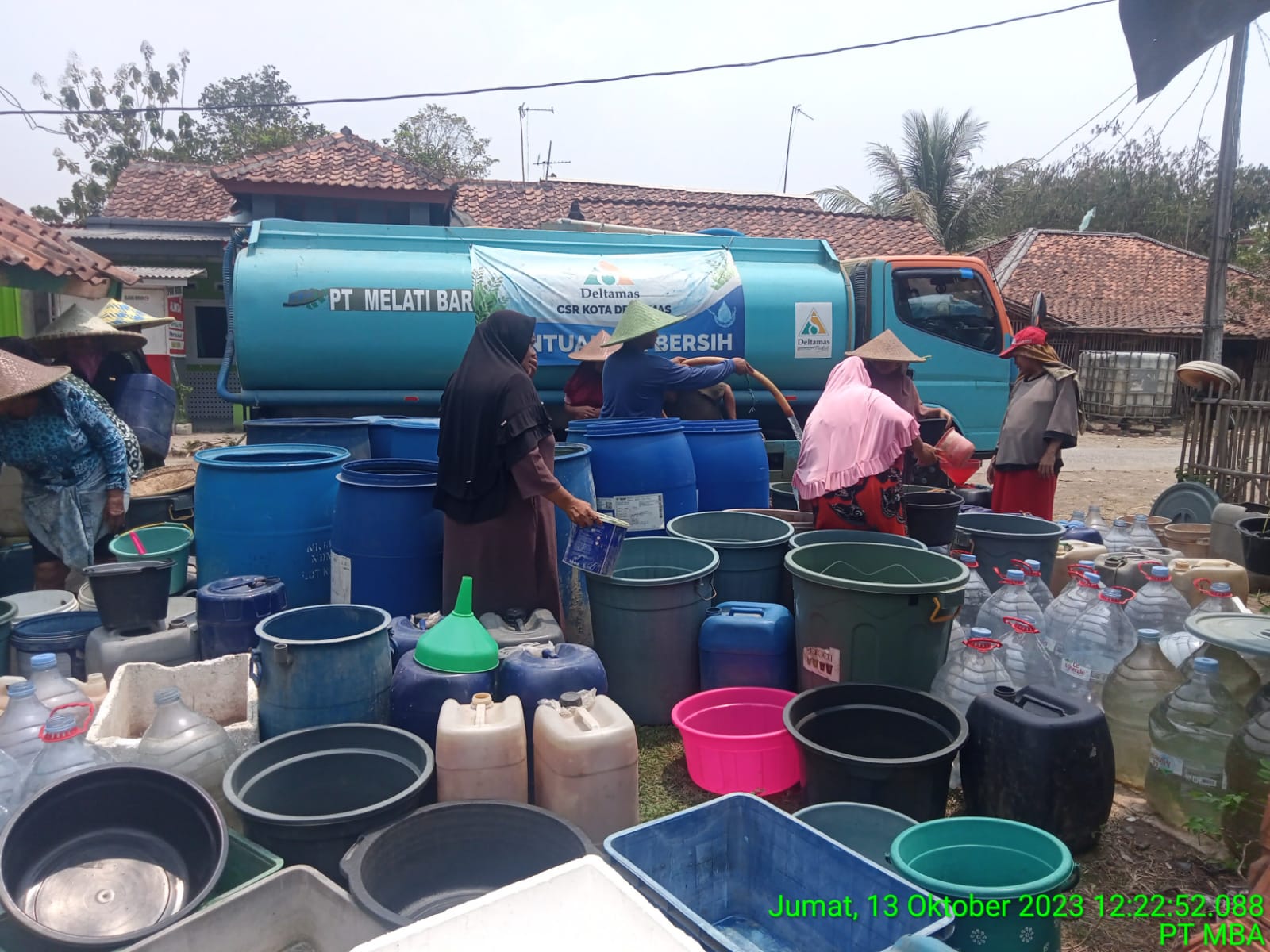 Bantuan air bersih akibat kekeringan untuk 4 kecamatan