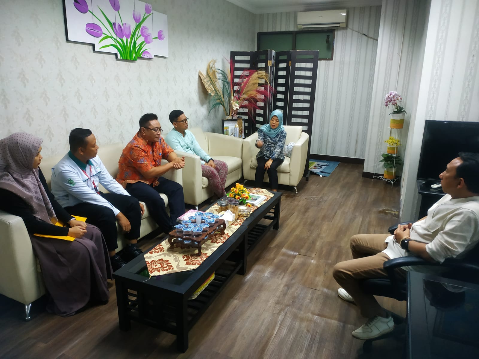Donasi Buku Ehon edisi ke 14 DP3A " Hadiah Rahasia "