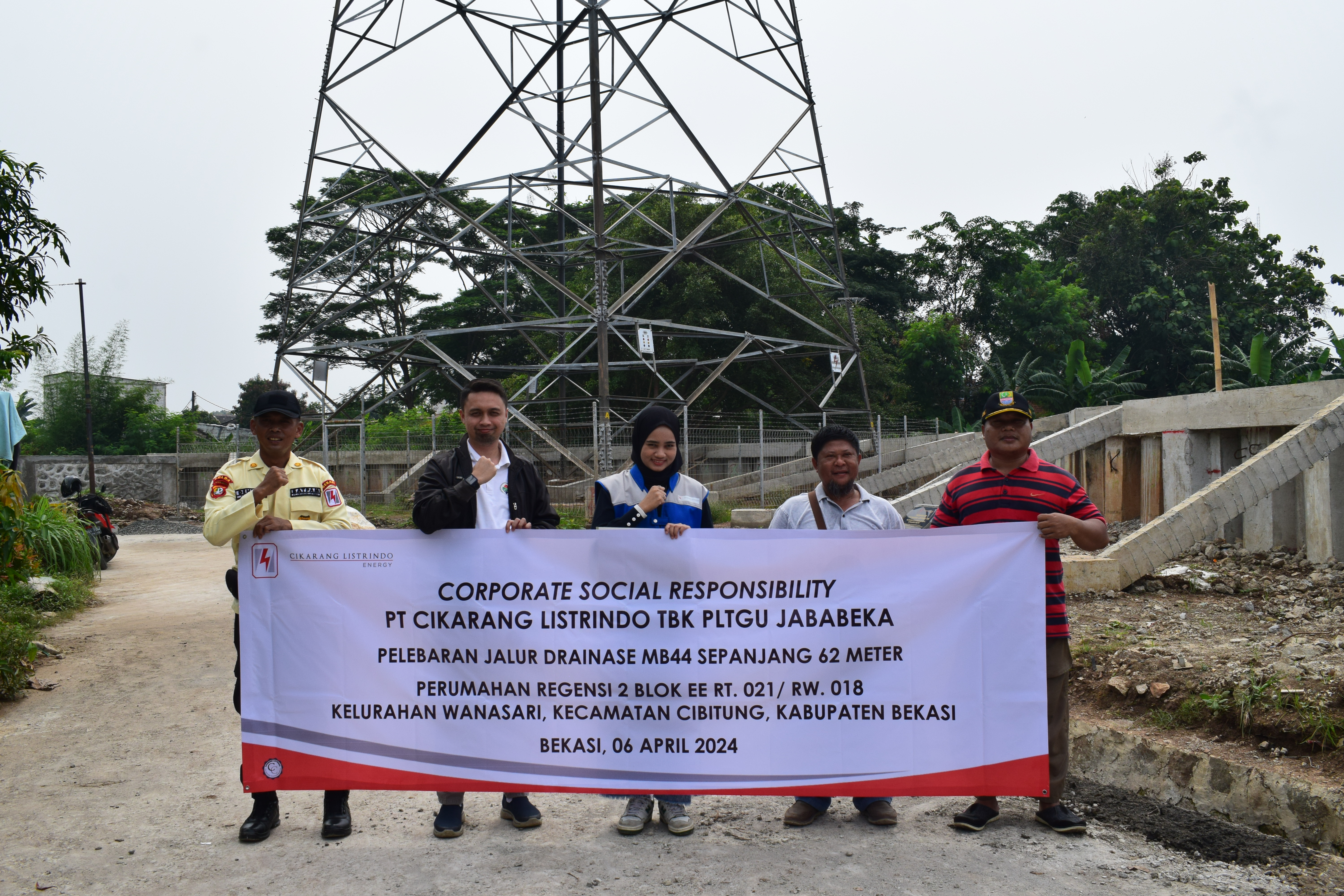 Program infrastruktur Pelebaran jalur drainase sepanjang 62 meter