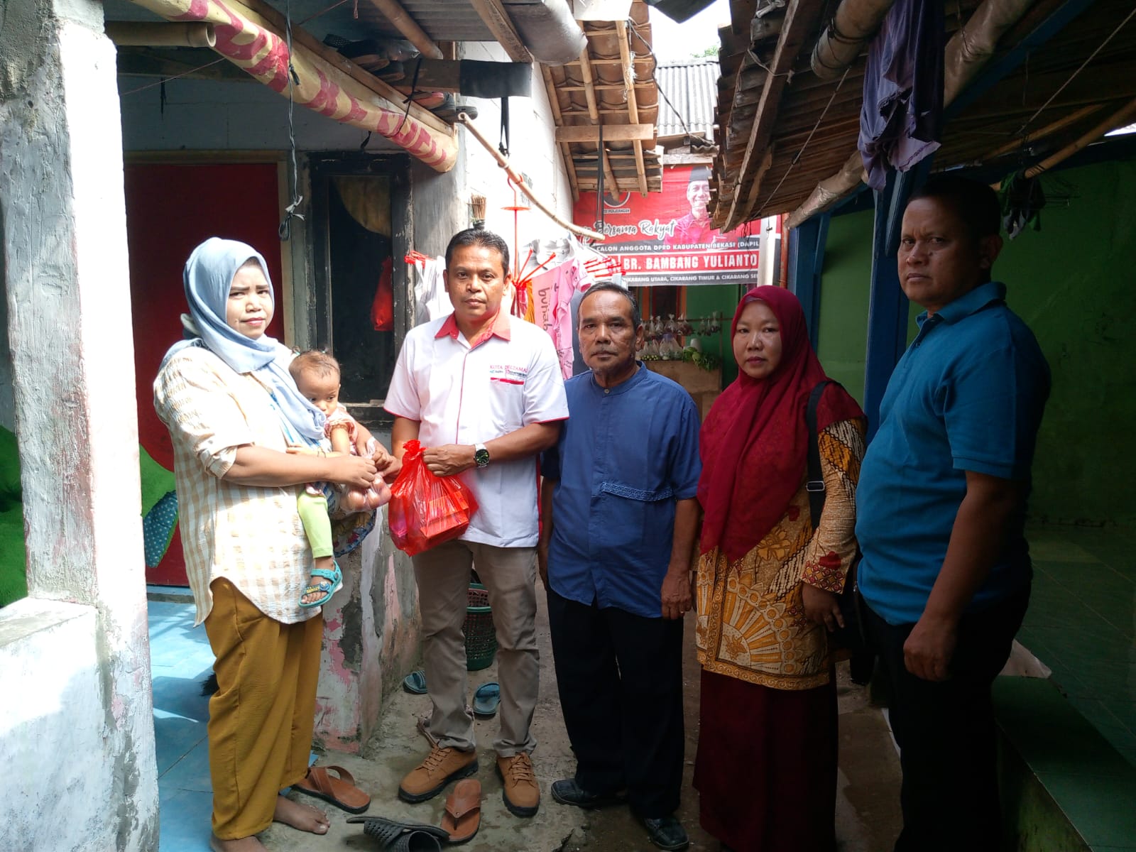 Bantuan susu dan telur untuk anak stunting kecamatan Cibarusah