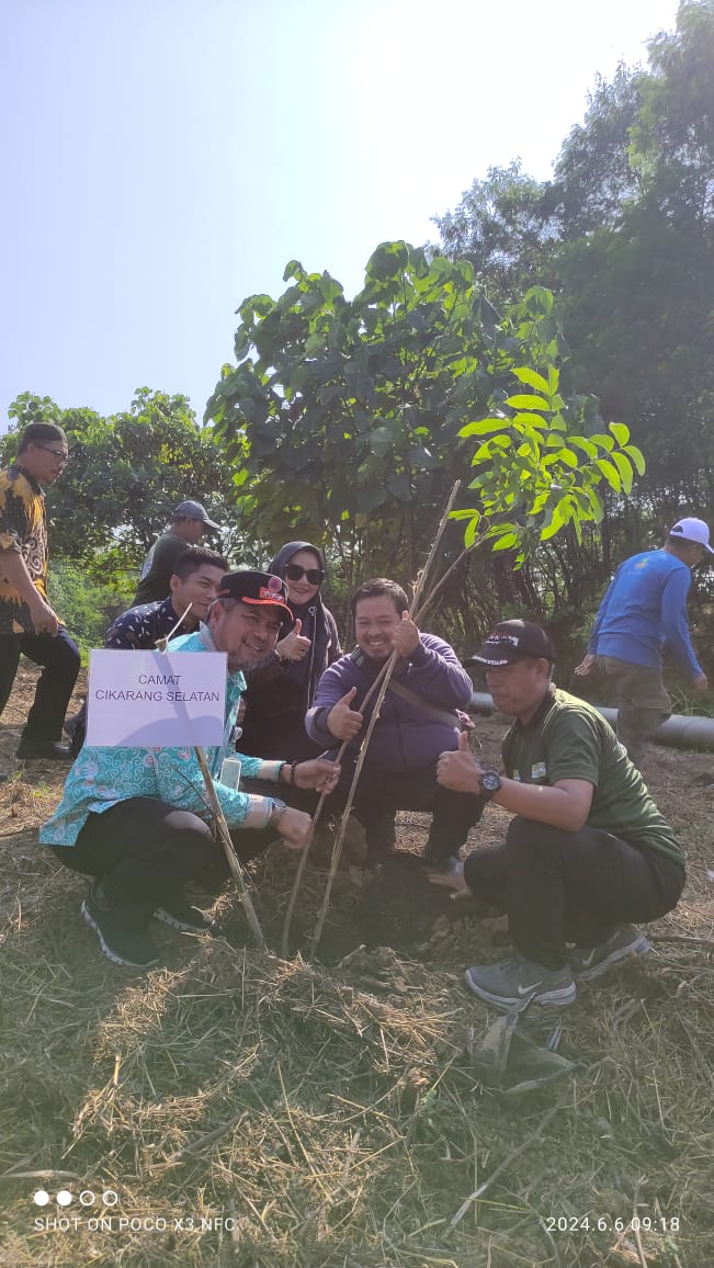 PENANAMAN POHON DALAM RANGKA HARI LINGKUNGAN HIDUP SEDUNIA 2024
