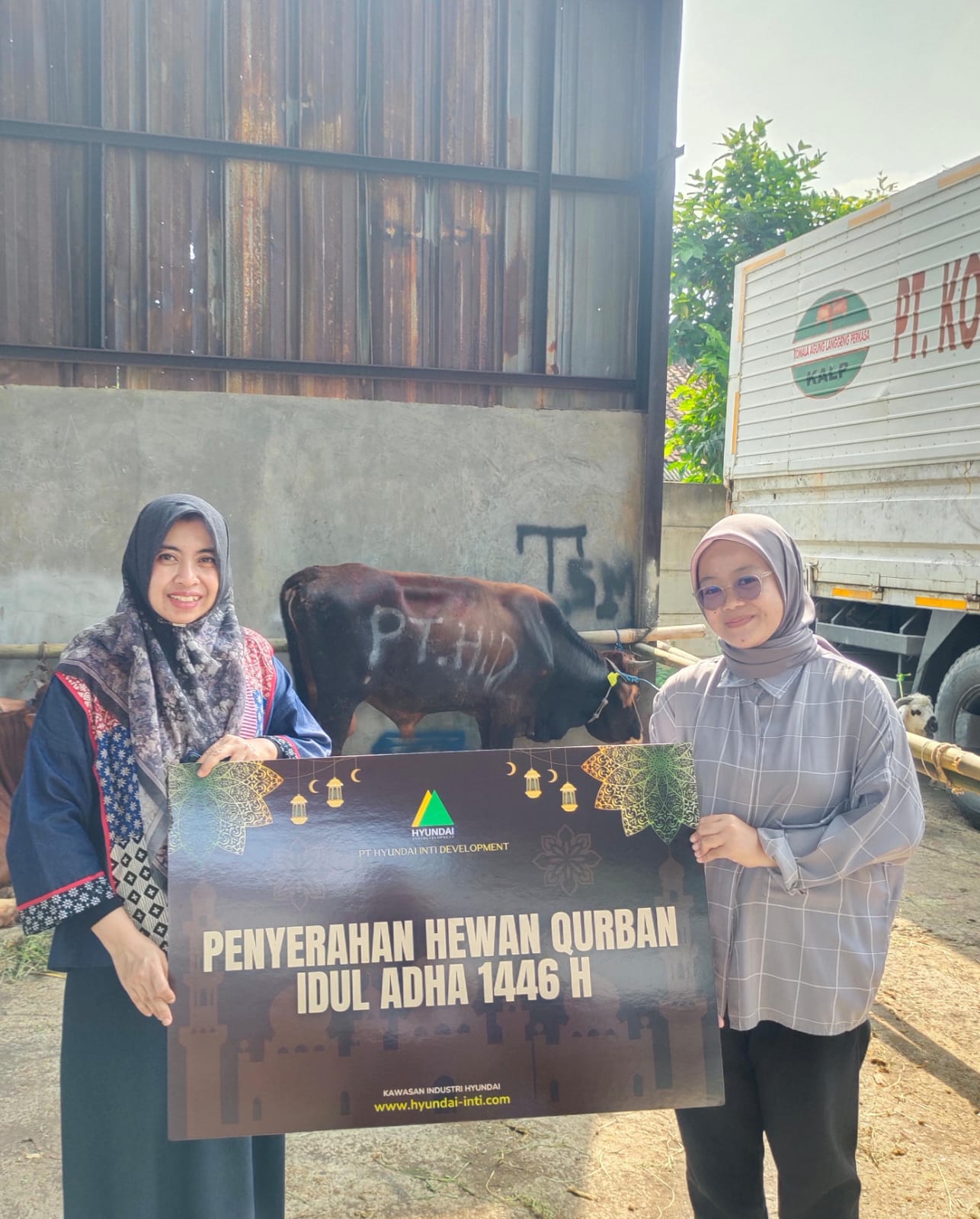 Penyerahan Hewan Qurban dalam rangka Idul Adha 1446 H