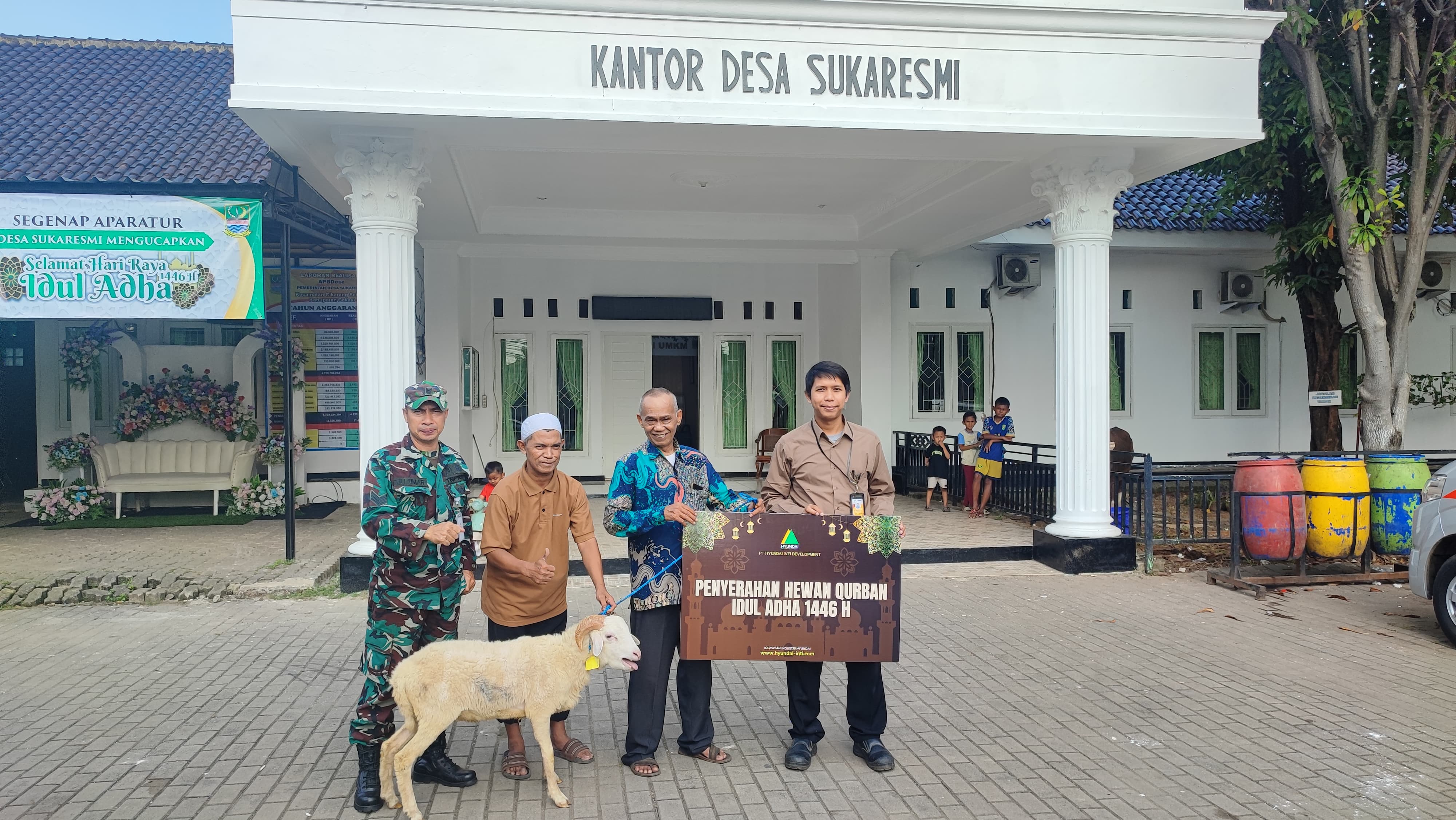Penyerahan Hewan Qurban dalam rangka Idul Adha 1446 H