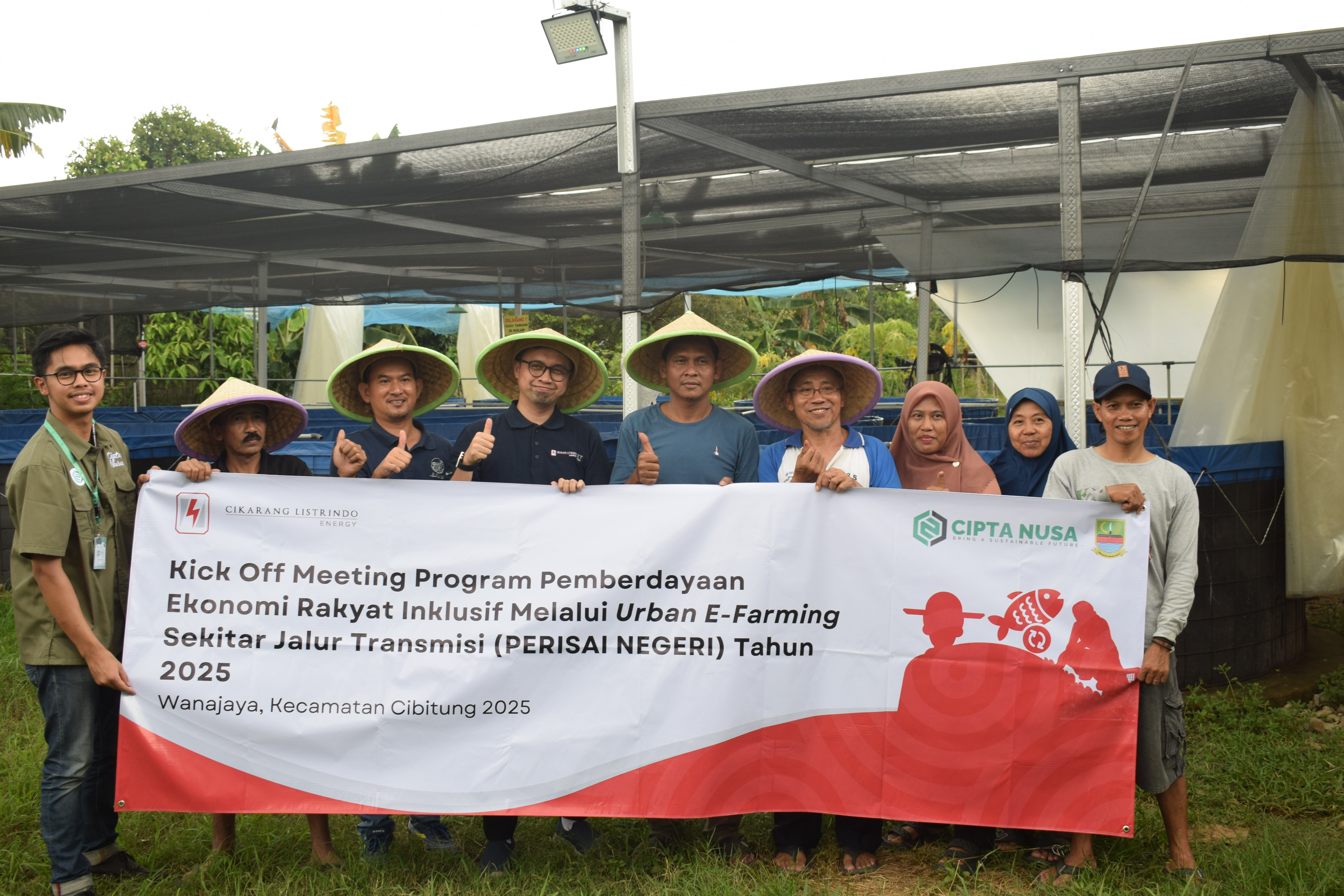 Program Pemberdayaan Ekonomi Rakyat Inklusif Melalui Urban E-Farming Sekitar Jalur Transmisi (PERISAI NEGERI)