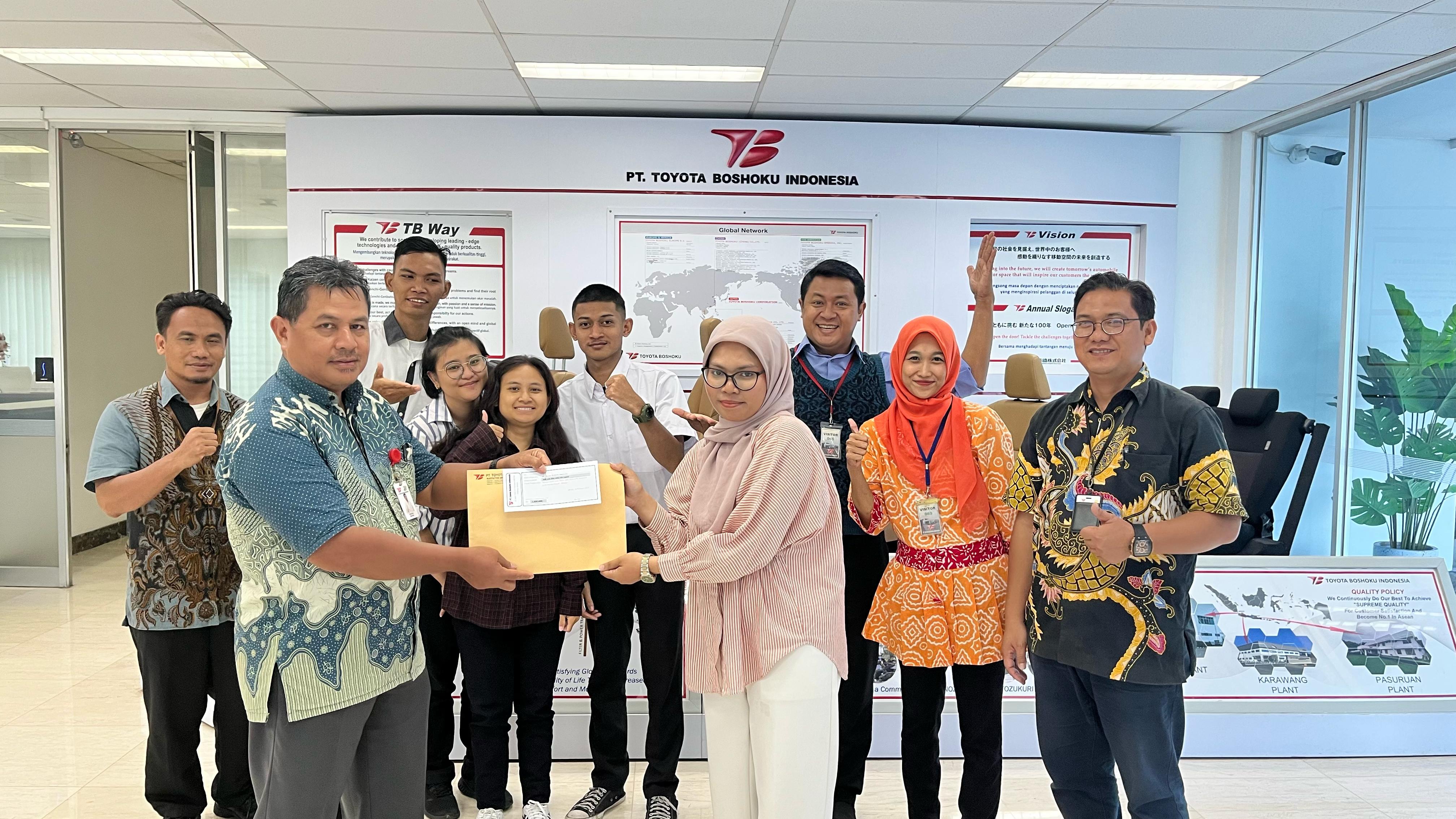 Membiayai Penyewaan Mesin Jahit untuk Yayasan Disabilitas PT. Nurandy Sukses Bersama