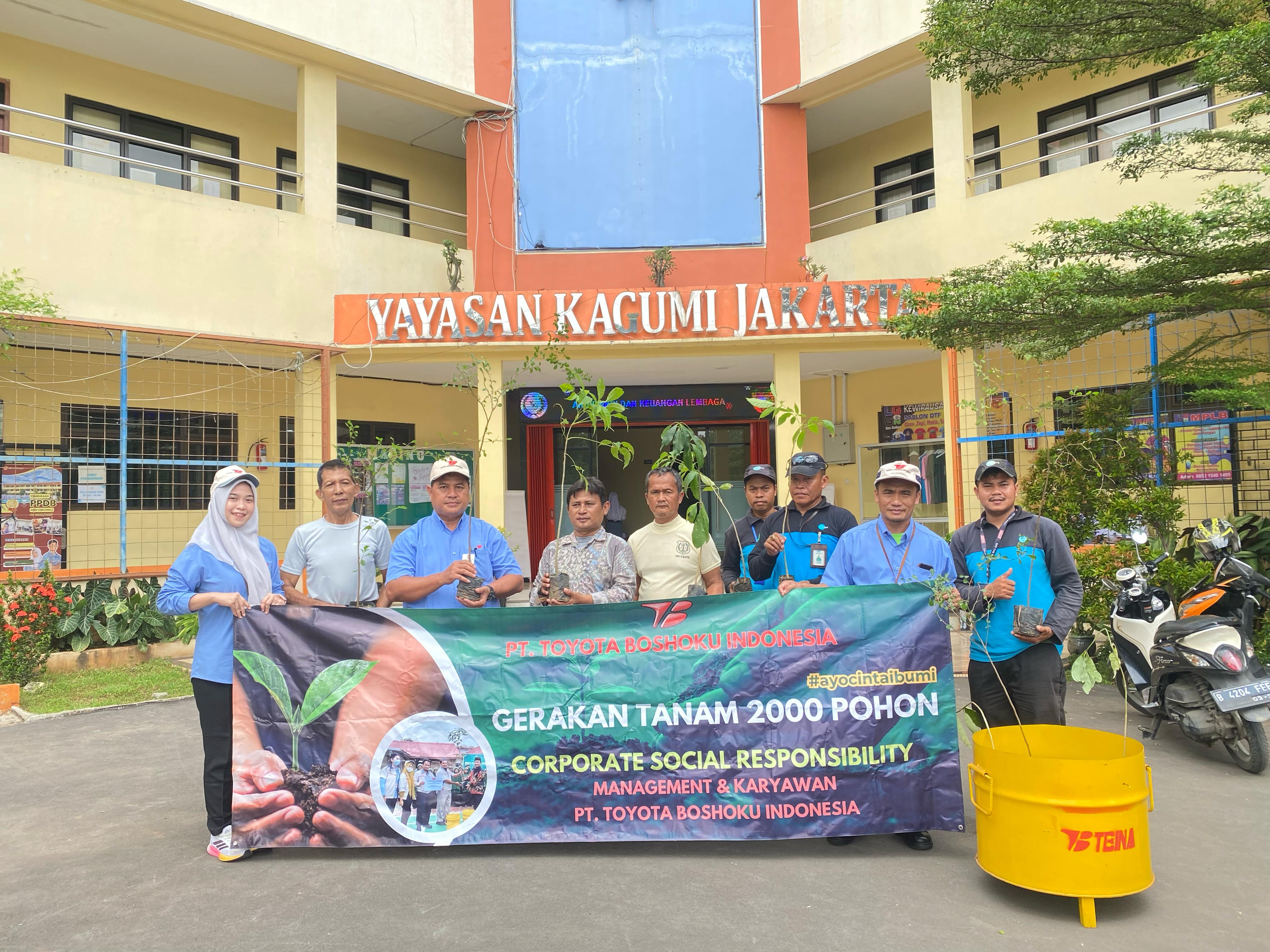 Penanaman 100 Pohon Penghijauan untuk SMKN 01 Cibitung