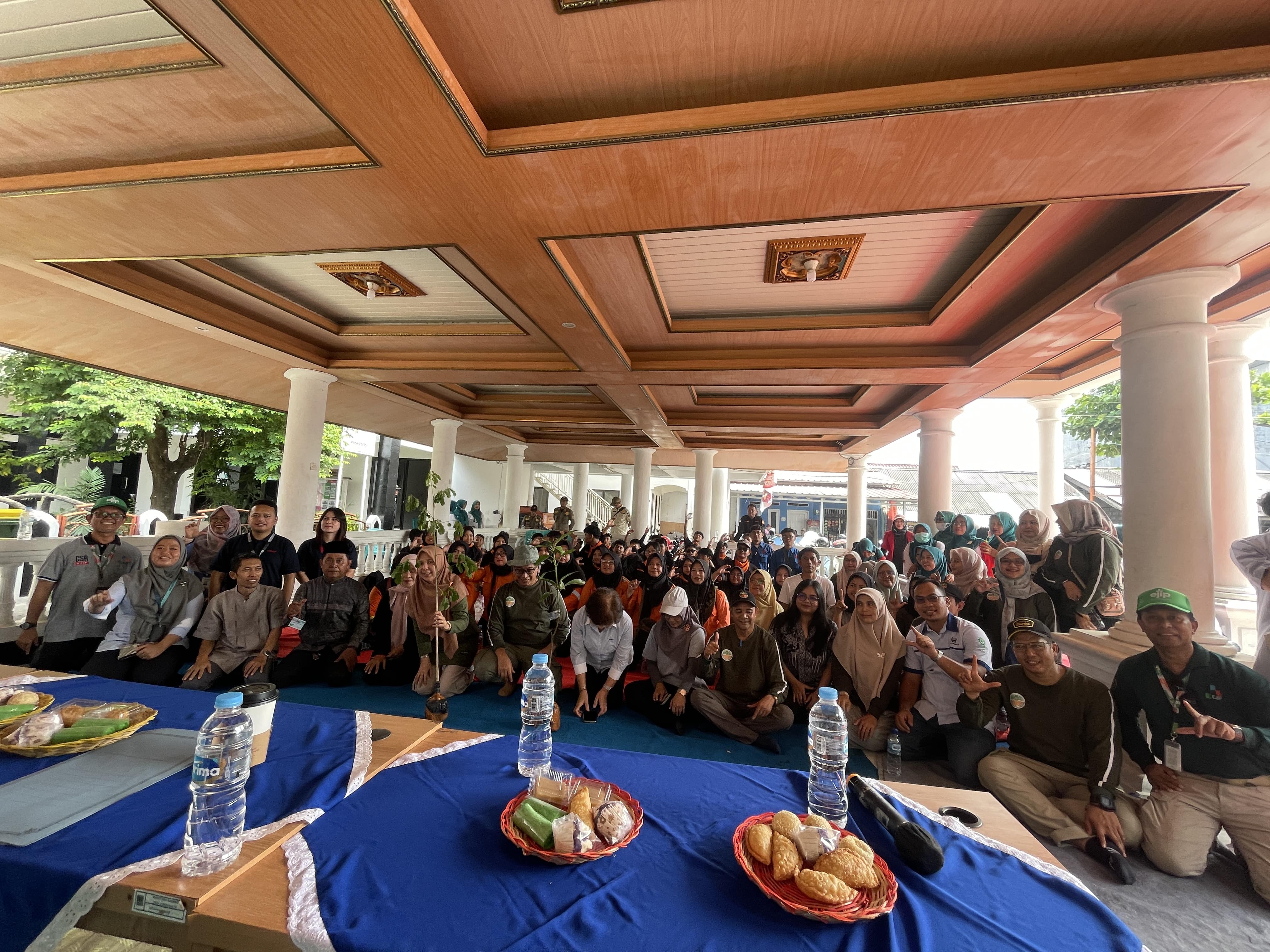 Penanaman Pohon di daerah bekas bangunan liar