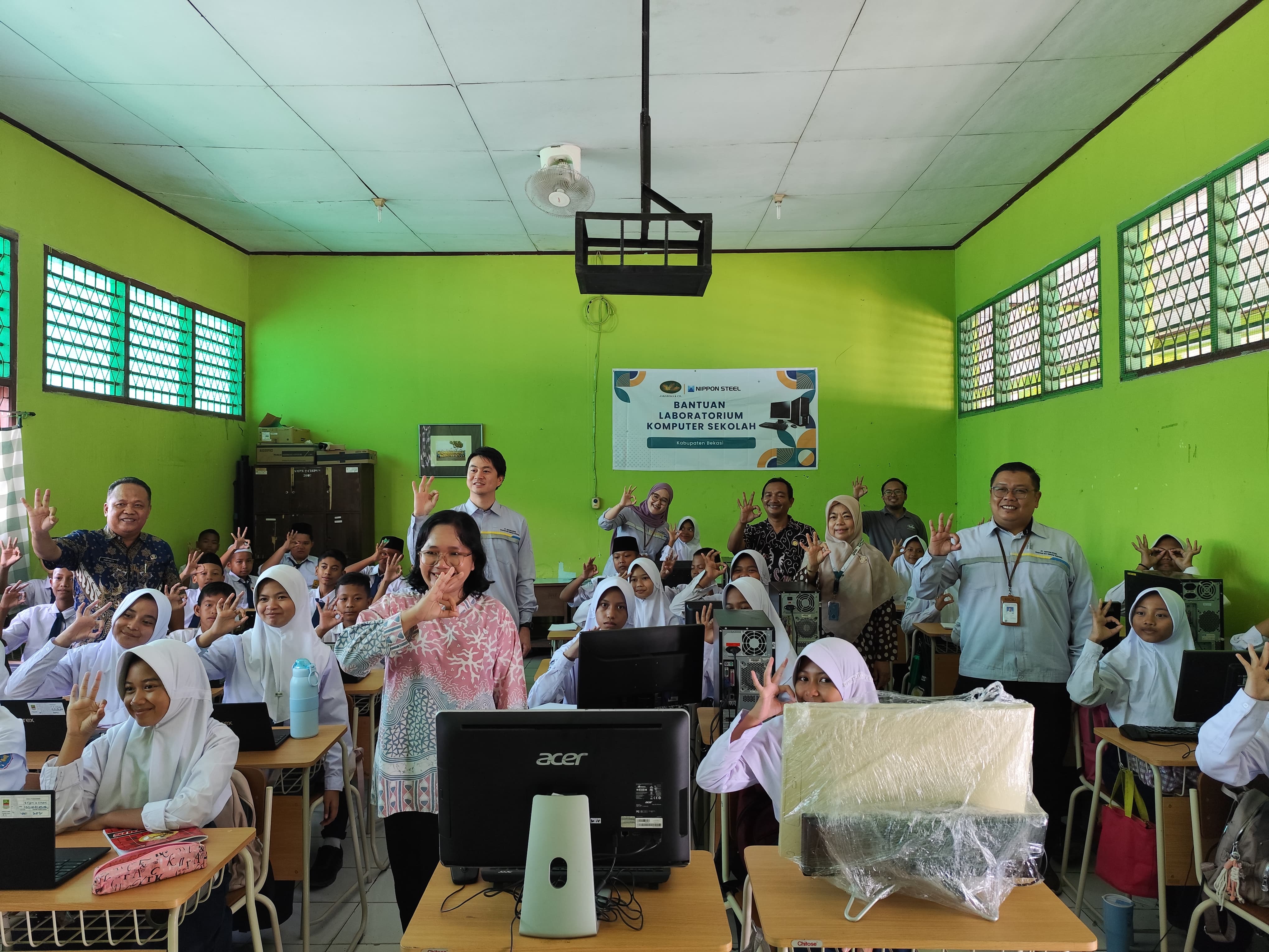 Pemberian Bantuan Komputer