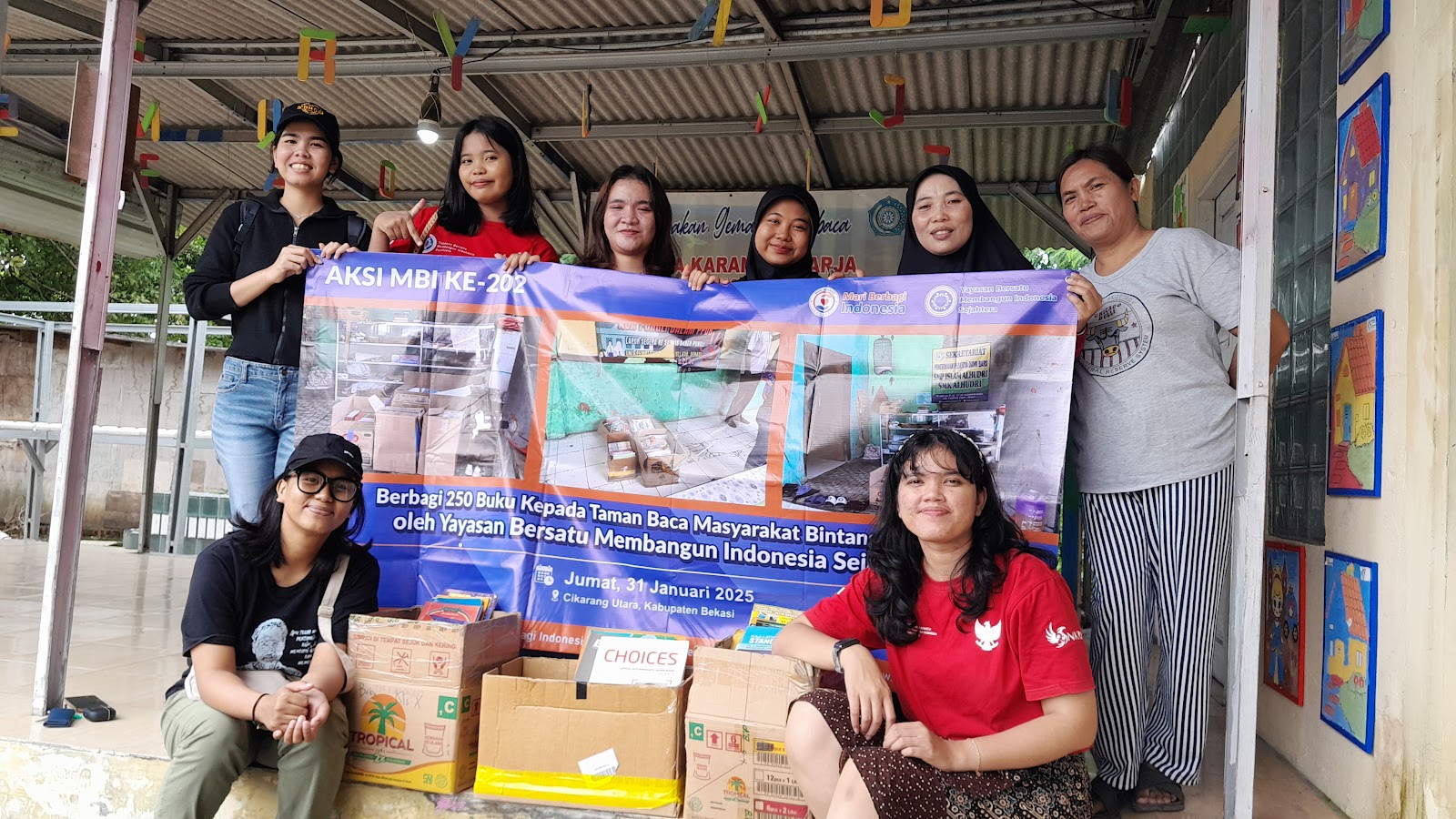 BERBAGI 250 BUKU KEPADA TAMAN BACA MASYARAKAT BINTANG RAHARJA OLEH YAYASAN  BERSATU MEMBANGUN INDONESIA SEJAHTERA