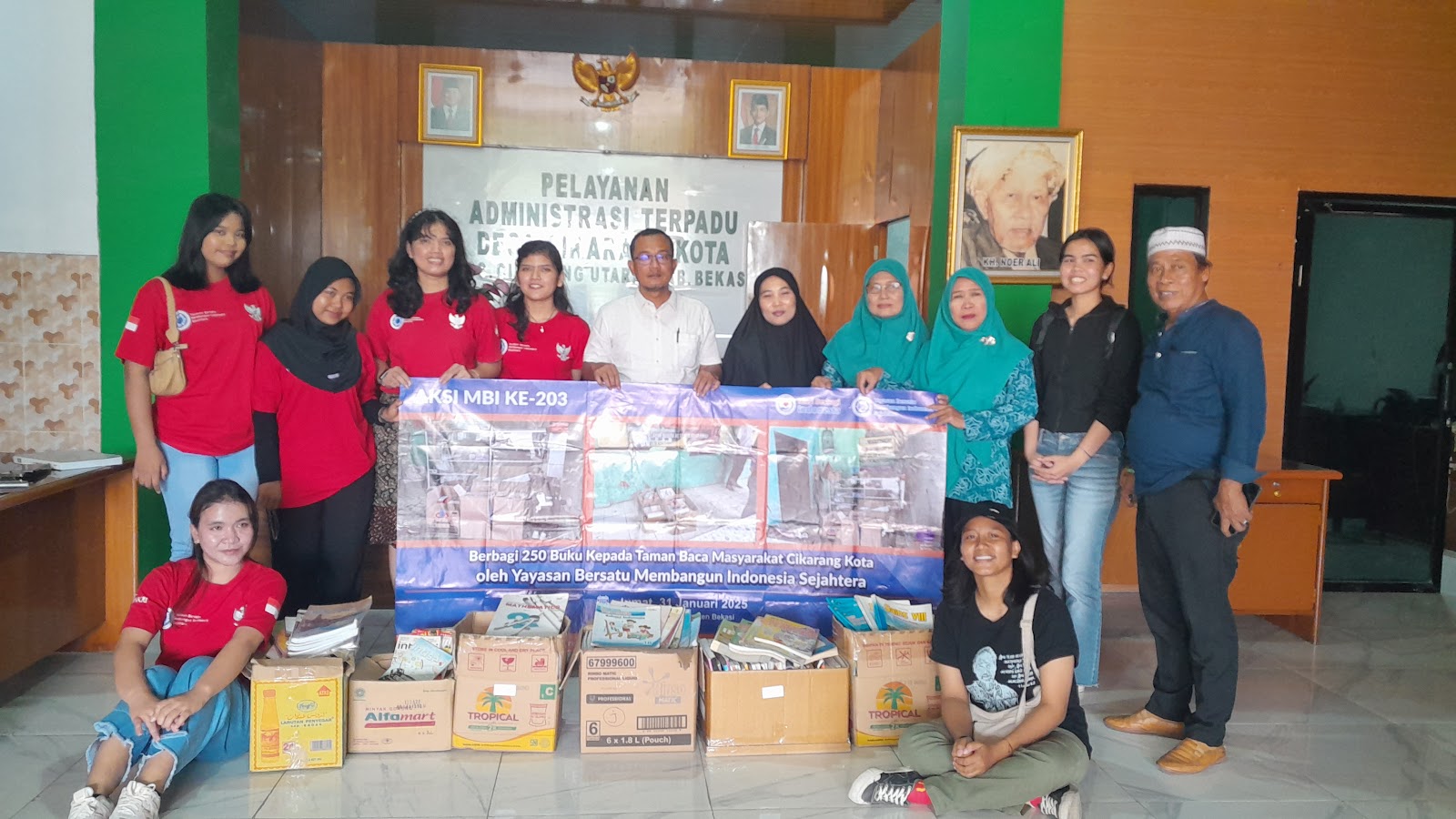 BERBAGI 250 BUKU KEPADA TAMAN BACA MASYARAKAT CIKARANG KOTA OLEH YAYASAN BERSATU  MEMBANGUN INDONESIA SEJAHTERA