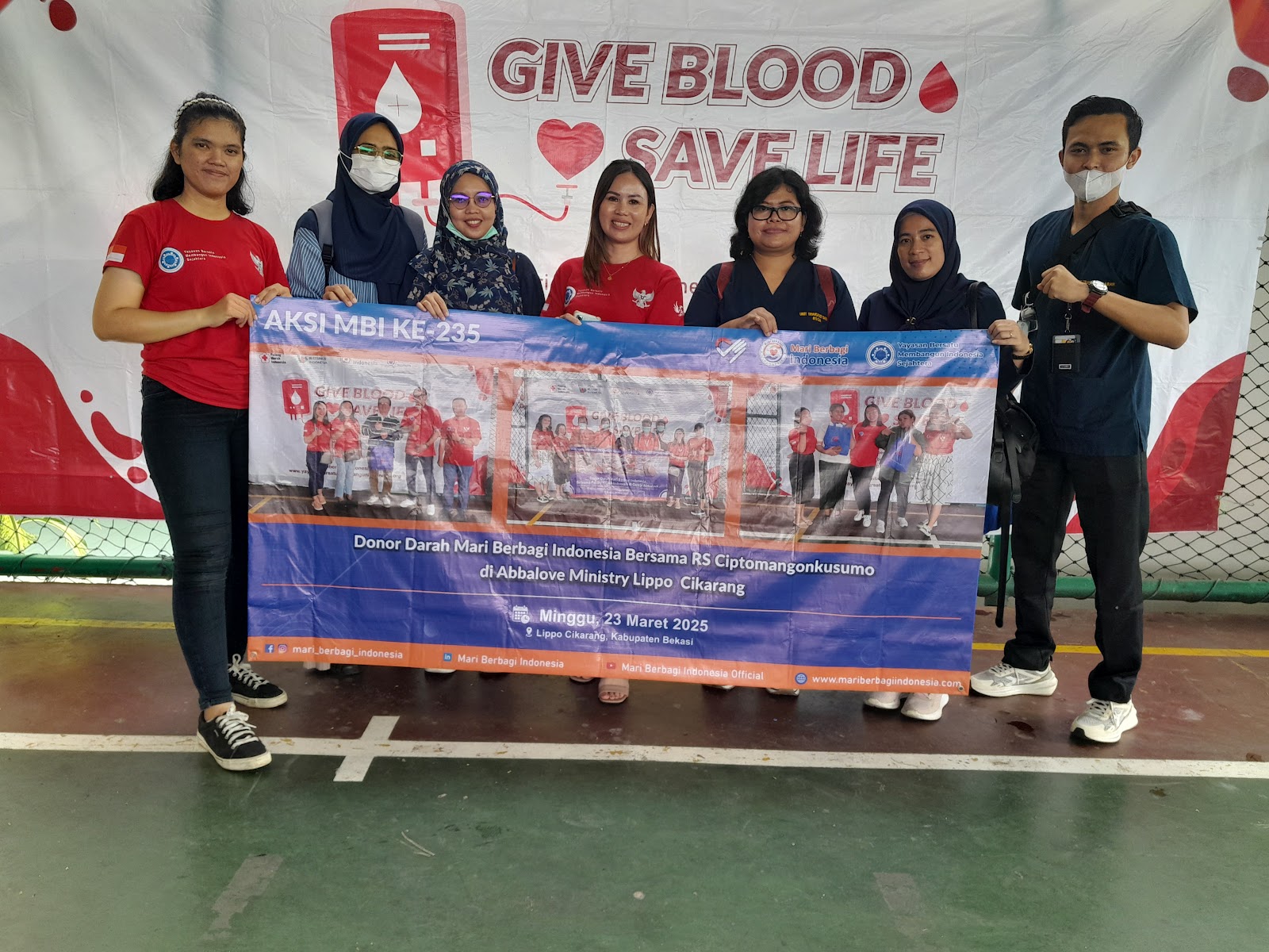 DONOR DARAH MARI BERBAGI INDONESIA BERSAMA RS CIPTO MANGUNKUSUMO DI ABBALOVE MINISTRY  LIPPO CIKARANG OLEH YAYASAN BERSATU MEMBANGUN INDONESIA SEJAHTERA