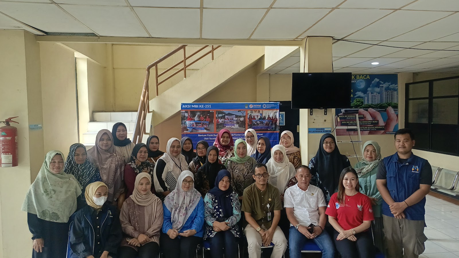 BANTUAN POJOK RAMAH ANAK KEPADA KANTOR CAMAT CIKARANG PUSAT OLEH YAYASAN BERSATU  MEMBANGUN INDONESIA SEJAHTERA