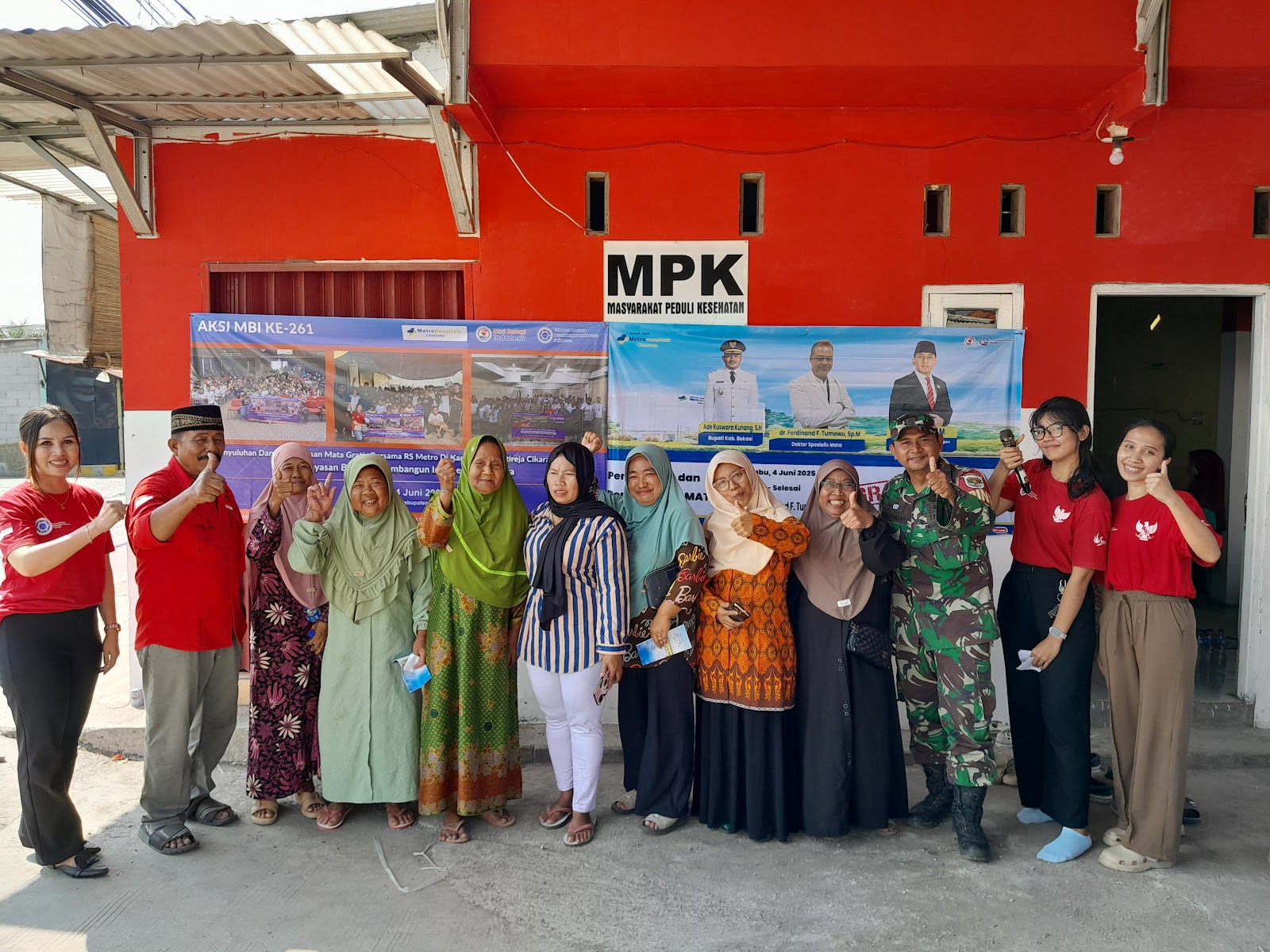 PENYULUHAN DAN PEMERIKSAAN MATA GRATIS BERSAMA RS METRO DI KANTOR MPK JATIREJA CIKARANG  TIMUR OLEH YAYASAN BERSATU MEMBANGUN INDONESIA SEJAHTERA