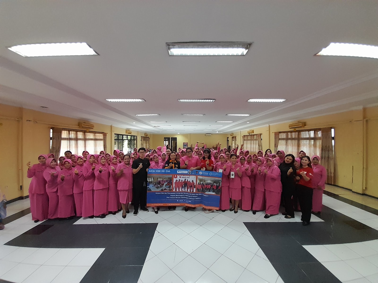 DETEKSI DINI DAN PENCEGAHAN CA SERVIKS BERSAMA RS METRO DAN KLINIK SEJAHTERA KEPADA  BHAYANGKARI DI BRIMOB D PELOPOR OLEH YAYASAN BERSATU MEMBANGUN INDONESIA SEJAHTERA