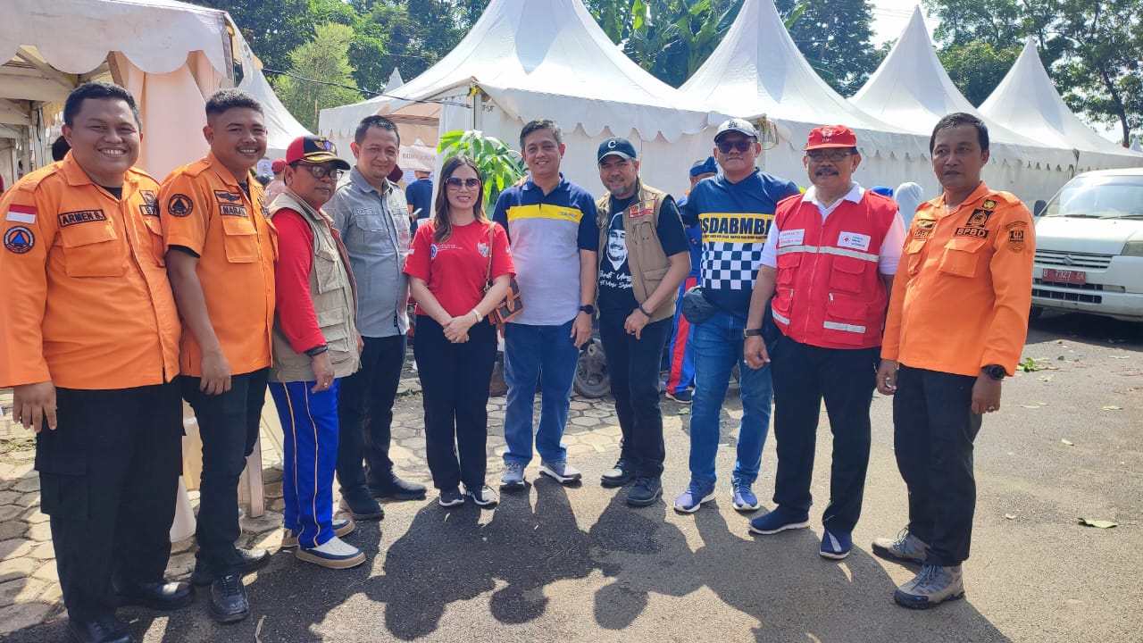 BANTUAN AIR MINUM SHIMIZU DAN MIE INSTAN KEPADA BPBD DALAM RANGKA BOTRAM DI KECAMATAN  BOJONGMANGU OLEH YAYASAN BERSATU MEMBANGUN INDONESIA SEJAHTERA