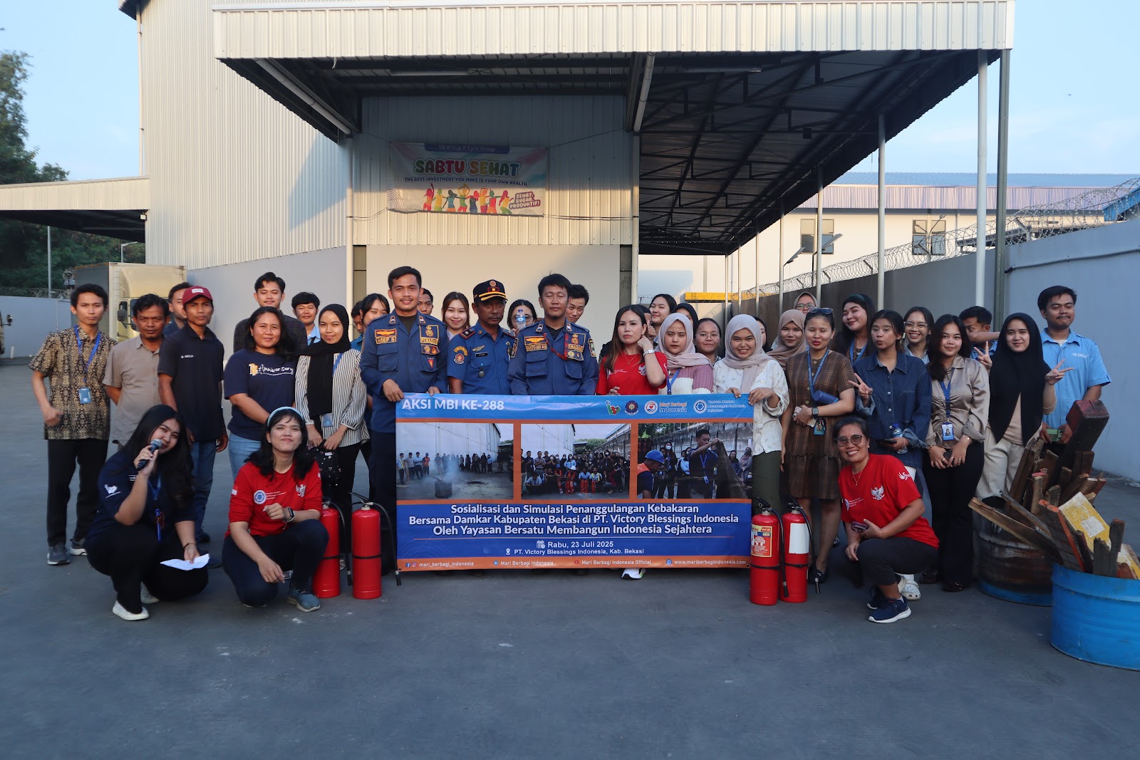 SOSIALISASI DAN SIMULASI PENANGGULANGAN KEBAKARAN BERSAMA DAMKAR KABUPATEN BEKASI DI  PT VICTORY BLESSINGS INDONESIA OLEH YAYASAN BERSATU MEMBANGUN INDONESIA SEJAHTERA