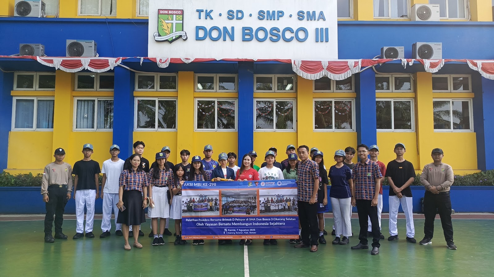PELATIHAN PASKIBRA BERSAMA BRIMOB D PELOPOR DI SMA DON BOSCO 3 CIKARANG SELATAN  OLEH YAYASAN BERSATU MEMBANGUN INDONESIA SEJAHTERA