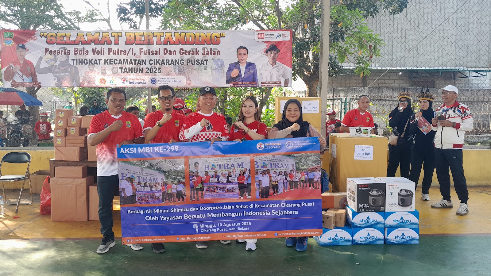 BERBAGI AIR MINUM SHIMIZU DAN DOORPRIZE JALAN SEHAT DI KECAMATAN CIKARANG PUSAT  OLEH YAYASAN BERSATU MEMBANGUN INDONESIA SEJAHTERA