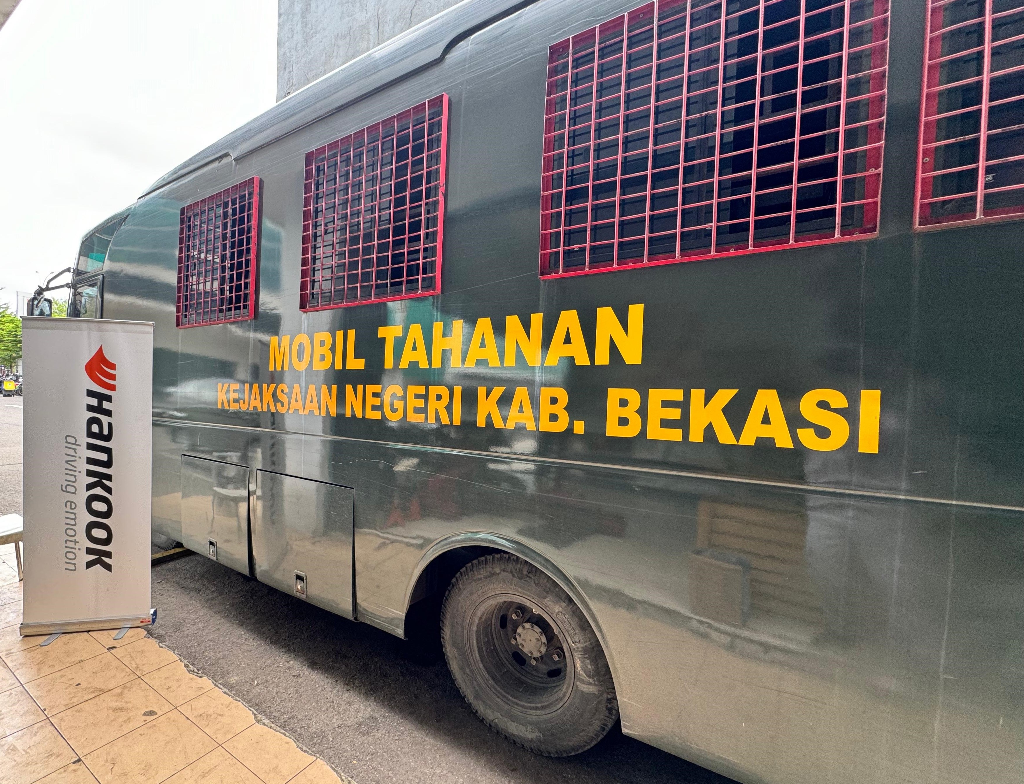 Donasi Ban untuk Kendaraan Operasional Pelayanan Masyarakat