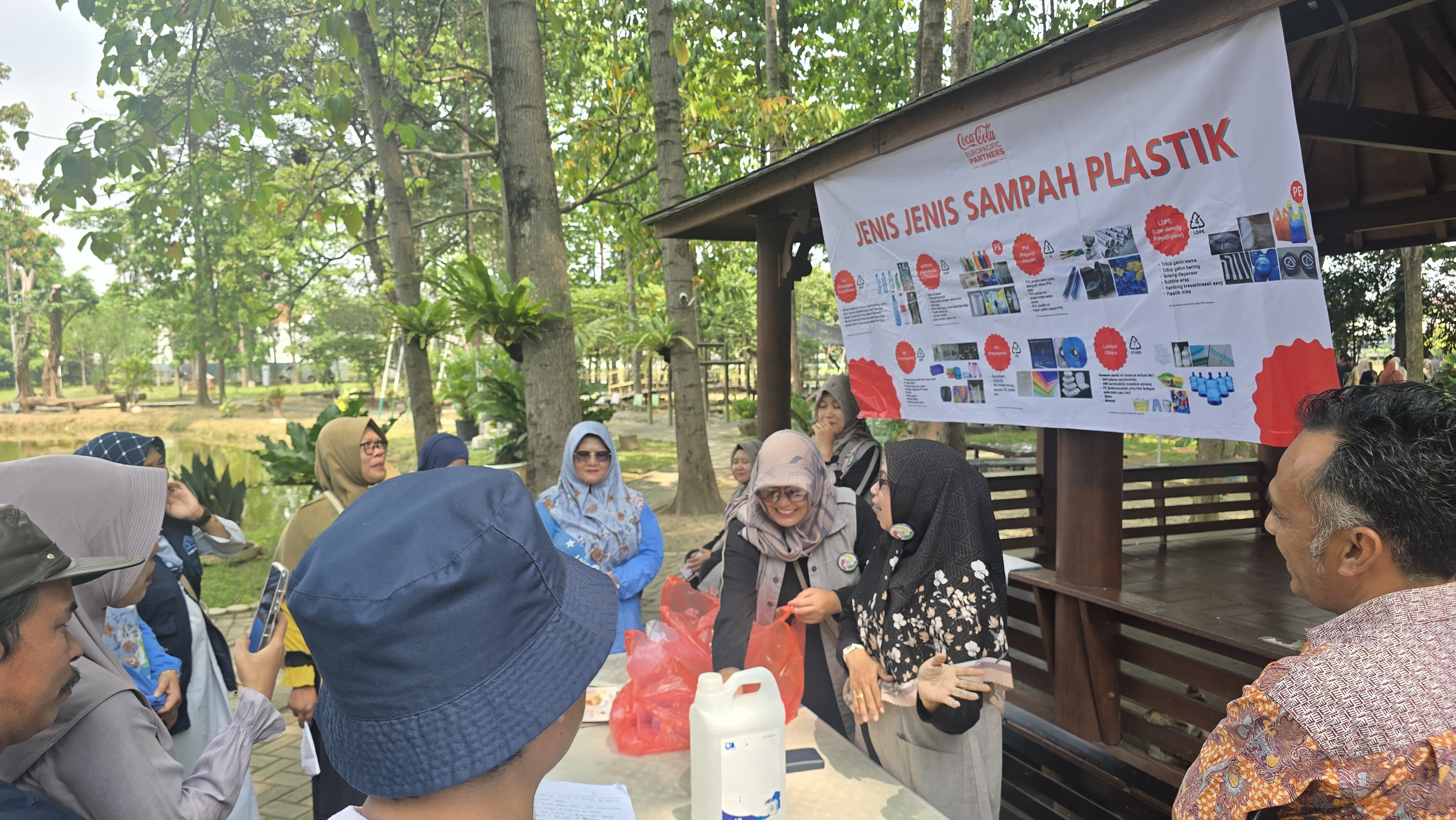 Desa Bestari : Pendampingan Bank Sampah Kabupaten Bekasi di Kecamatan Cibitung