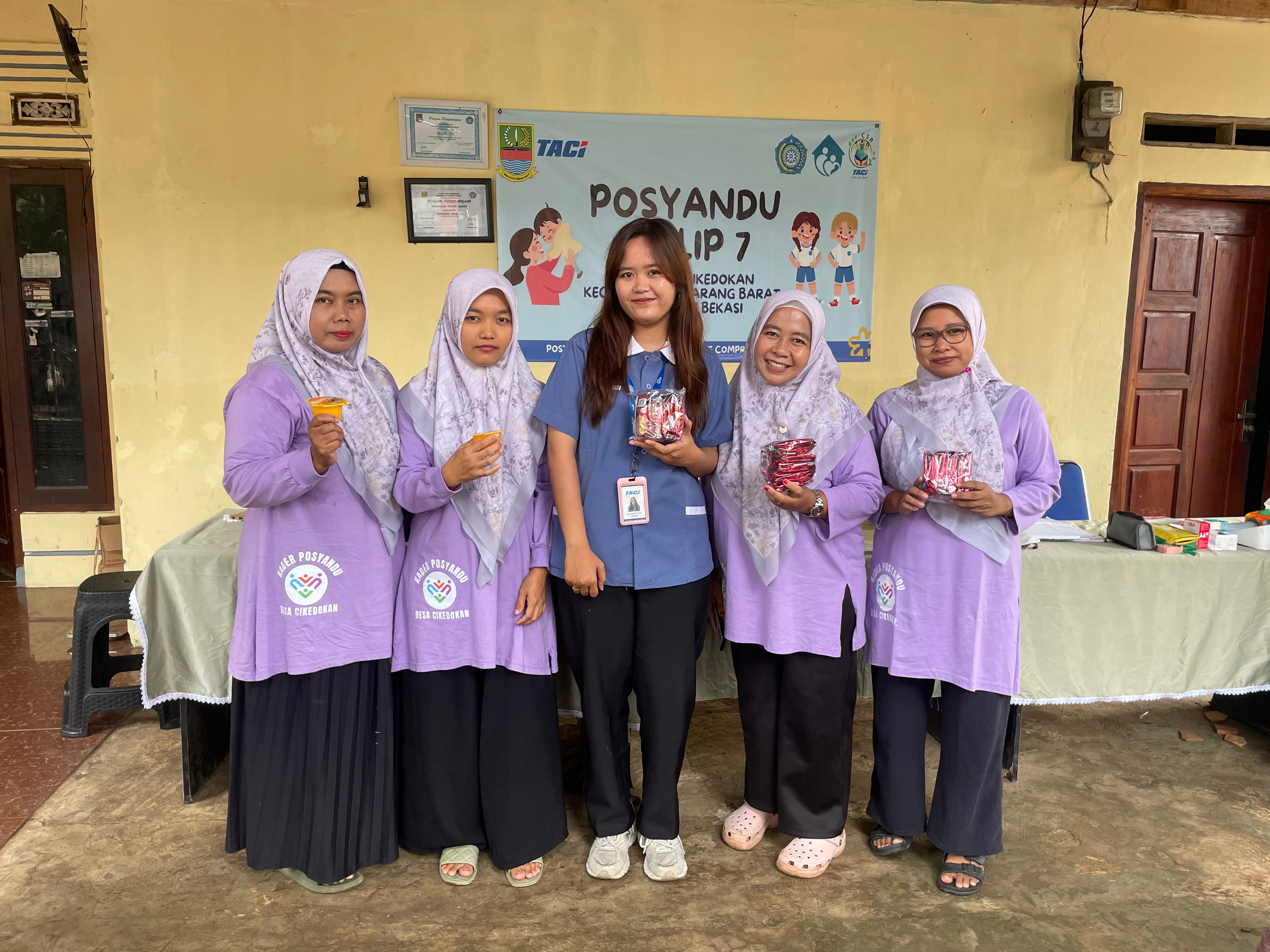 Pemberian Makanan Tambahan Posyandu Desa Cikedokan Januari 2026