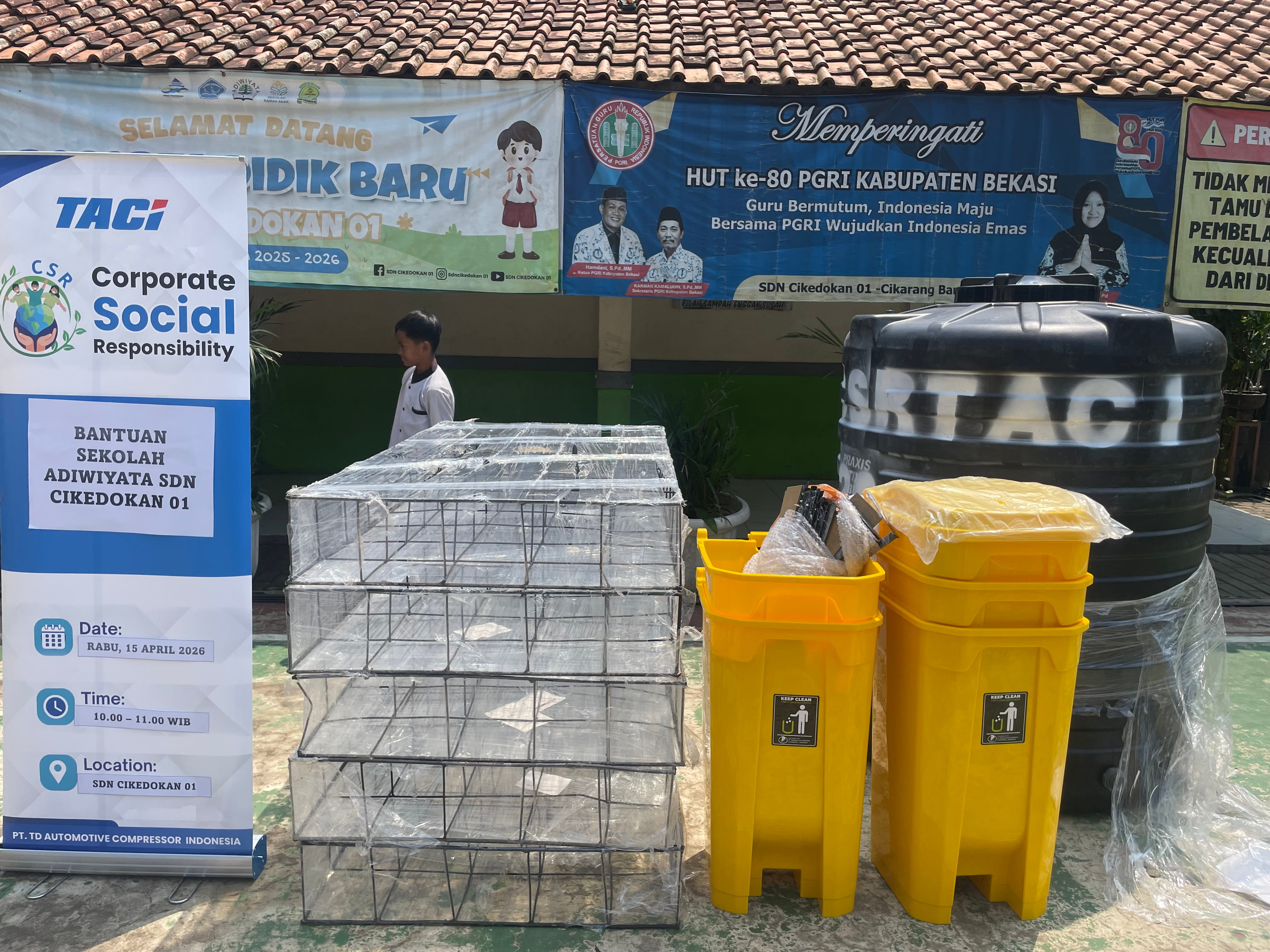 Bantuan Sekolah Adiwiyata SD Cikedokan 01