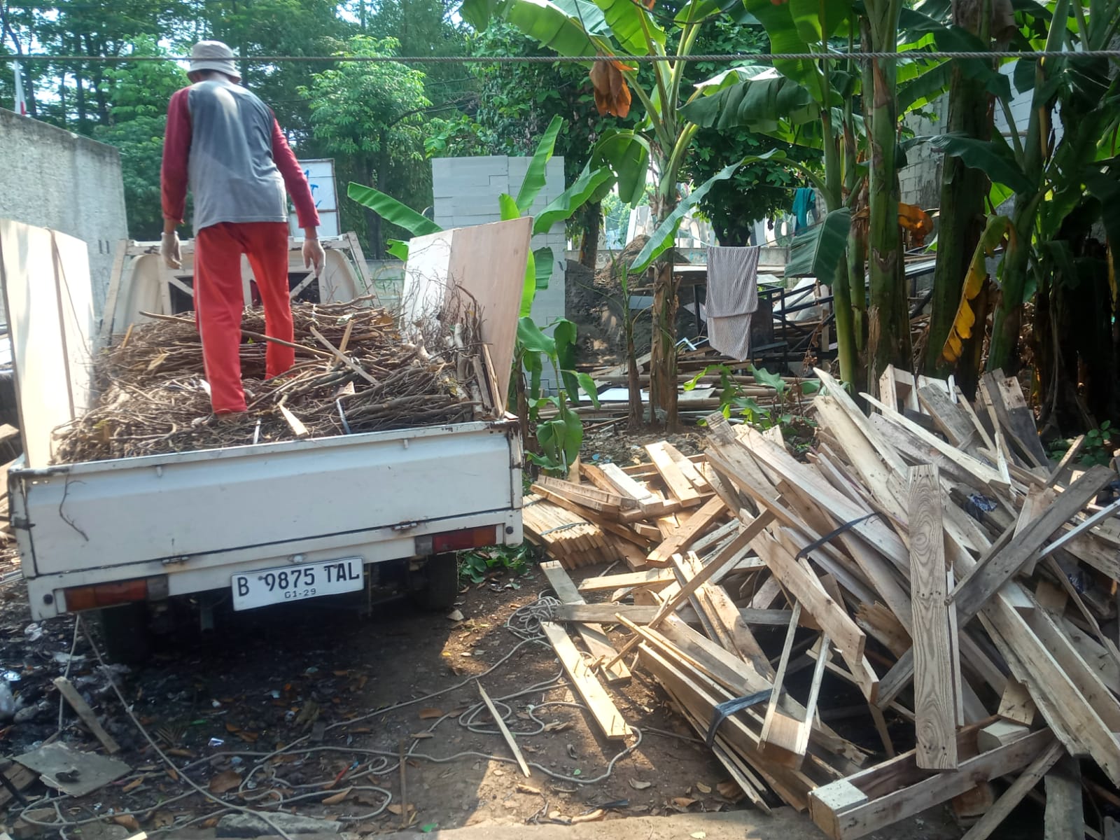 Hibah Kayu/Ranting Bekas
