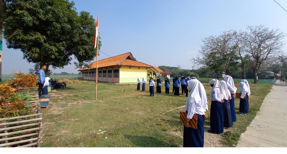 PENATAAN SARANA OLAHRAGA SEKOLAH DI SMPN SATU ATAP CABANGBUNGIN