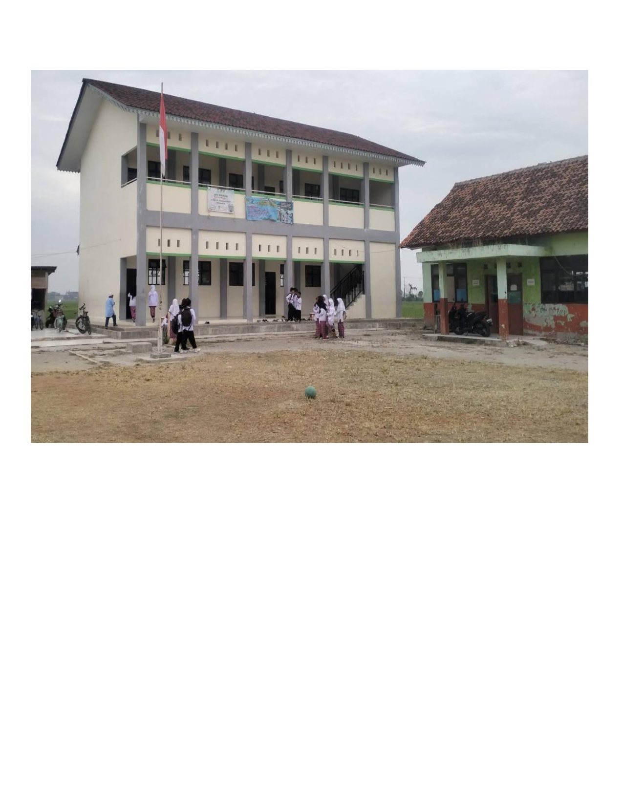 PENATAAN SARANA OLAHRAGA SEKOLAH DI SDN SUKAMAKMUR 02 KECAMATAN SUKAKARYA