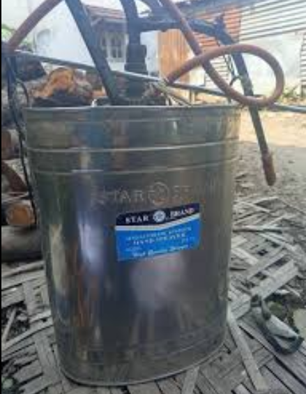 Pengadaan Handsprayer/Alat Semprot Pertanian Kepada Kelompok Tani Mekar Harapan 4 Desa Sarimukti Kecamatan Cibitung