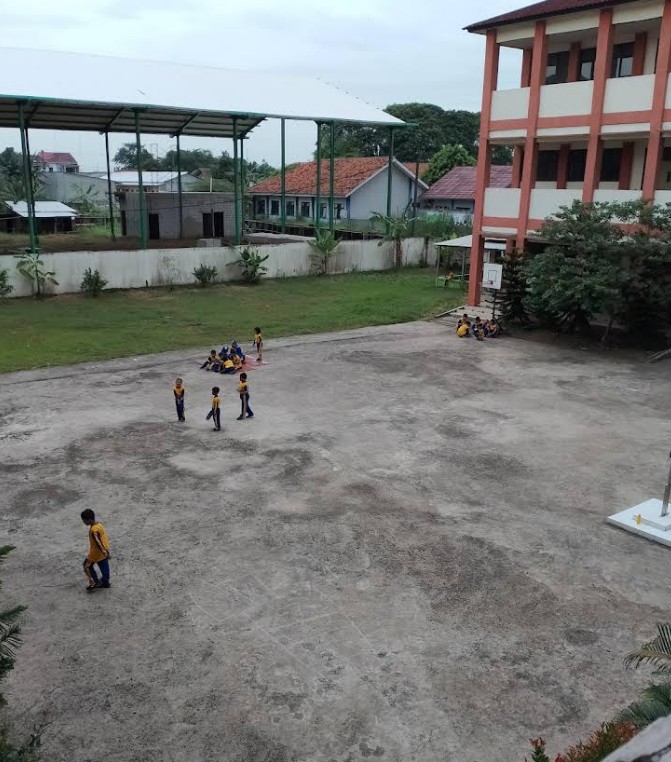 PENATAAN SARANA OLAHRAGA SEKOLAH DI SDN LAMBANGSARI 05 TAMBUN SELATAN