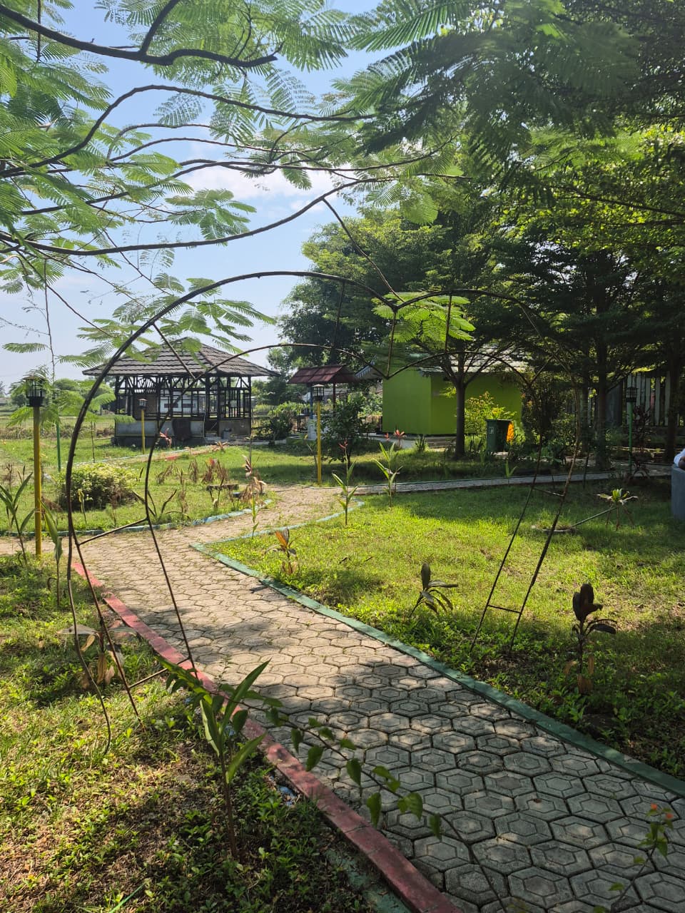 Penataan Taman Pelangi di Desa Kertasari Kecamatan Pebayuran 
