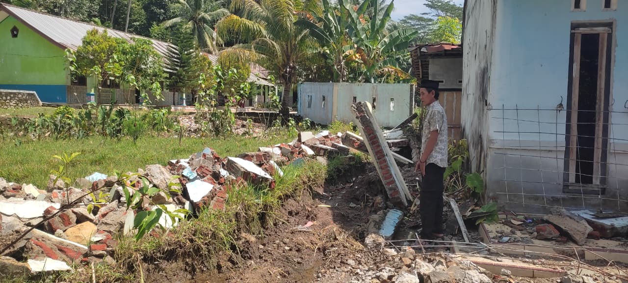 Pembangunan Pemagaran di SDN PANTAI BAKTI 02