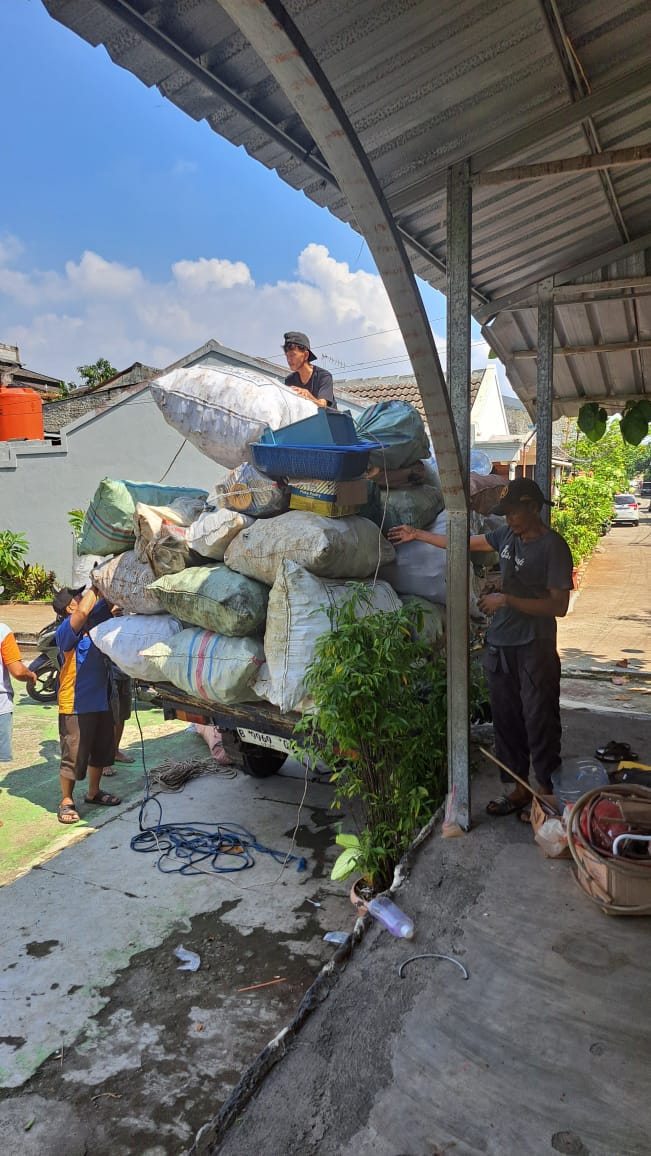 Sarana Prasarana Bank Sampah Berkah Rembulan Desa Mangunjaya Kecamatan Tambun Selatan