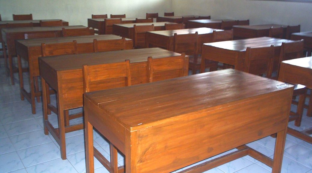Pengadaan Mebeulair Meja dan Kursi Sekolah